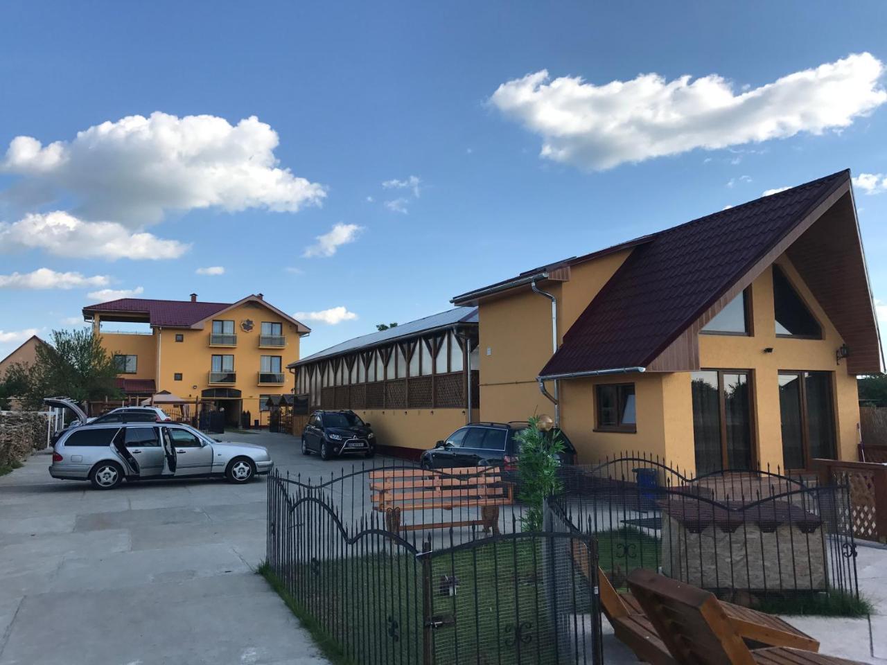 Villa Eden Delux Яноші Екстер'єр фото