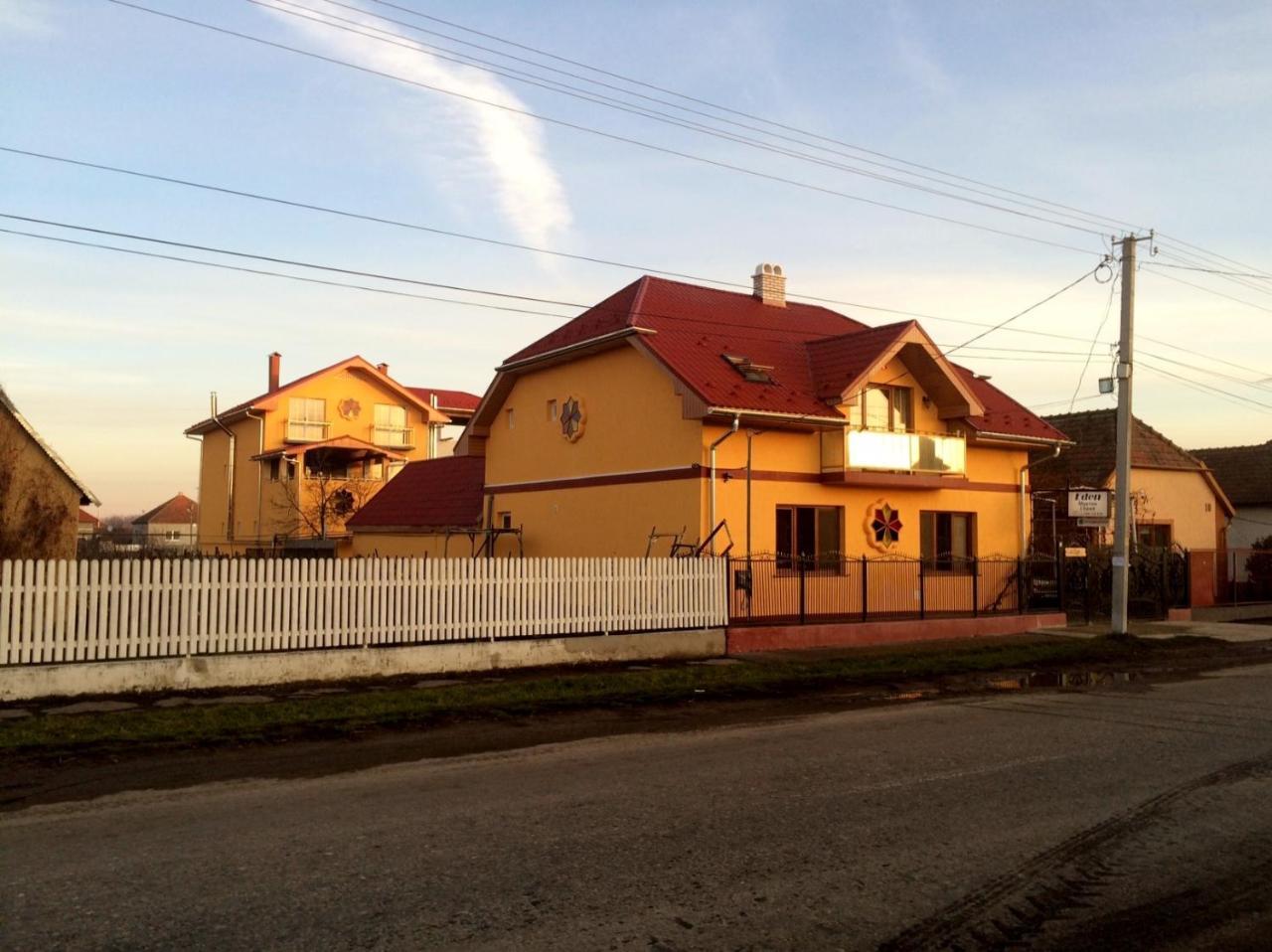 Villa Eden Delux Яноші Екстер'єр фото